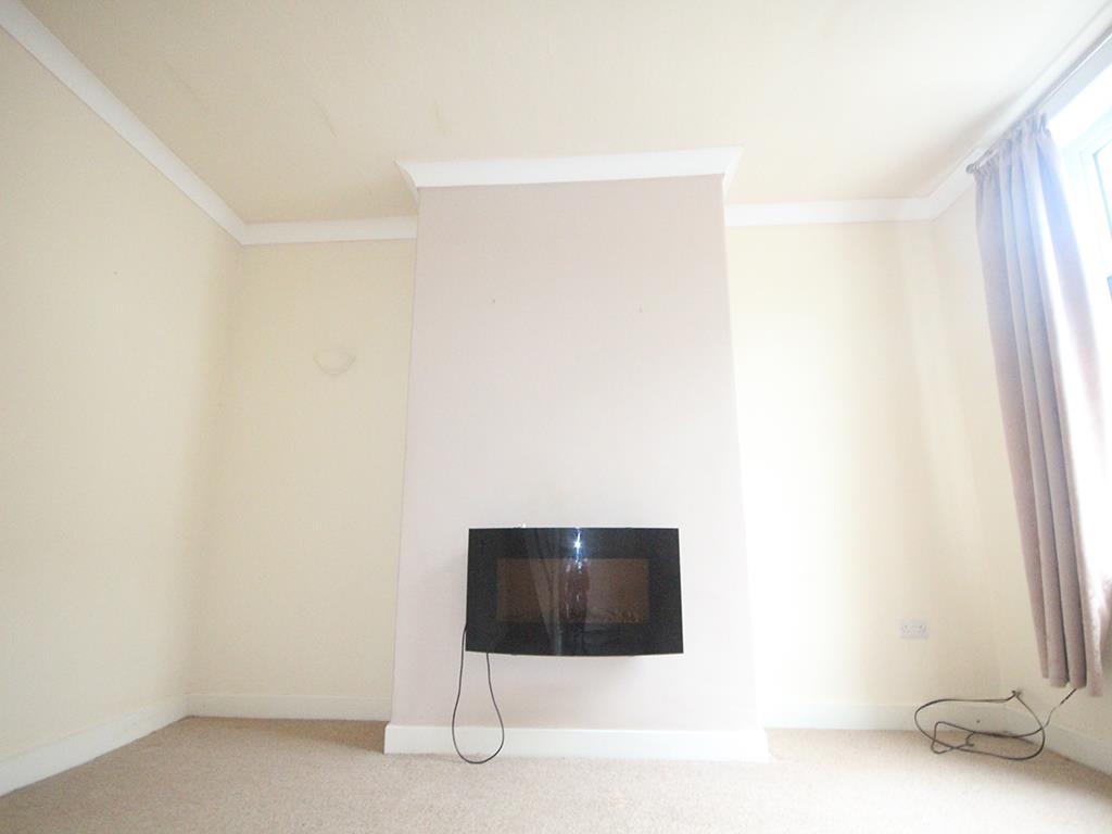 2 bedroom end terrace house SSTC in Barnoldswick - IMG_4663.jpg